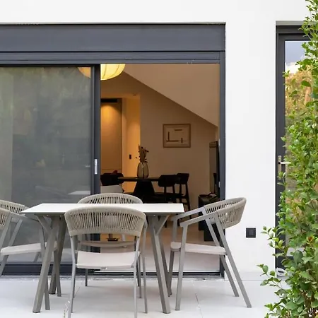 Riverside アパート カラマタ