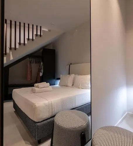 Riverside * カラマタ