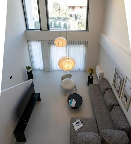 Riverside アパート *