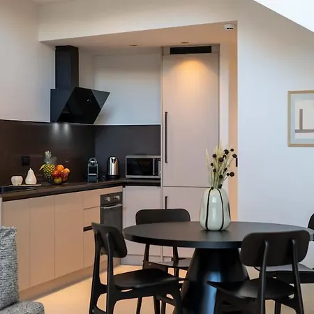 Riverside * Kalamata